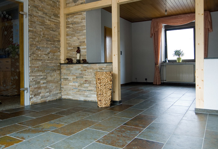 Bodenbelag Schiefer Colorado + Wandverblender Aisa Quarzit Gelb